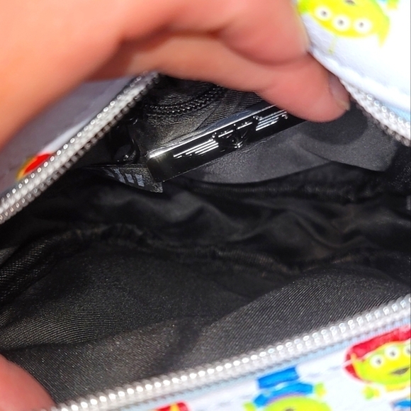 TOY STORY ALIEN PIXAR CROSSBODY BAG FROM BUCKLE-DOWN - Picture 8 of 12